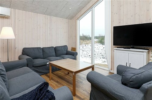 Photo 9 - 9 Person Holiday Home in Hojslev