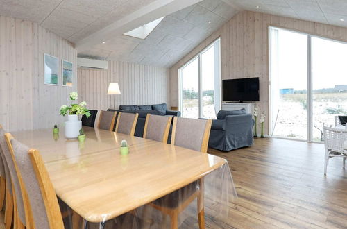 Photo 18 - 9 Person Holiday Home in Hojslev-by Traum