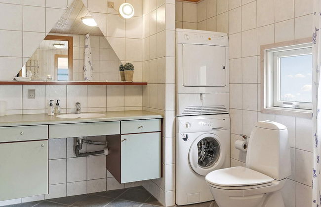6 Person Holiday Home in Henne - Foto 12