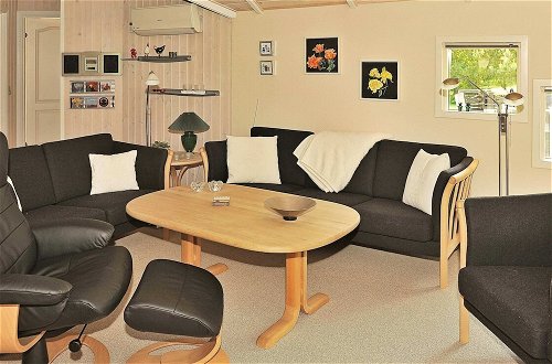 Photo 14 - 8 Person Holiday Home in Oksbol