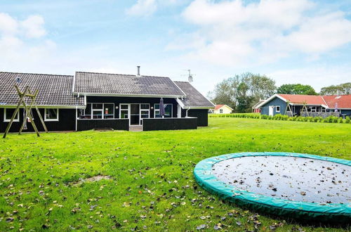 Photo 21 - 10 Person Holiday Home in Nordborg