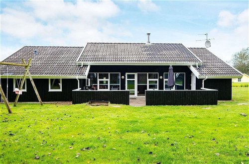 Foto 1 - 10 Person Holiday Home in Nordborg