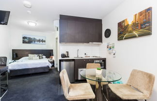 Photo 1 - Imogen, Melbourne Studio Apartment