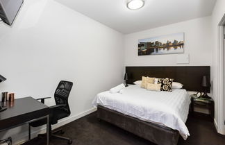 Photo 3 - Imogen, Melbourne Studio Apartment