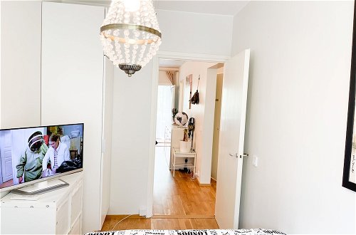 Photo 12 - 3bed Apartment 18 Mins by Metro to Helsinki Centre