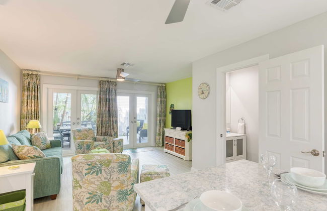 Bahamian Reed by Avantstay Walk to Everything! w/ Community Pool Week Long Stays Only - Photo 10