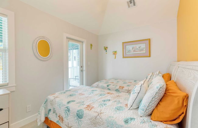 Bahamian Reed by Avantstay Walk to Everything! w/ Community Pool Week Long Stays Only - Photo 18