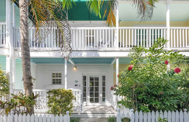 Bahamian Reed by Avantstay Walk to Everything! w/ Community Pool Week Long Stays Only - Photo 24