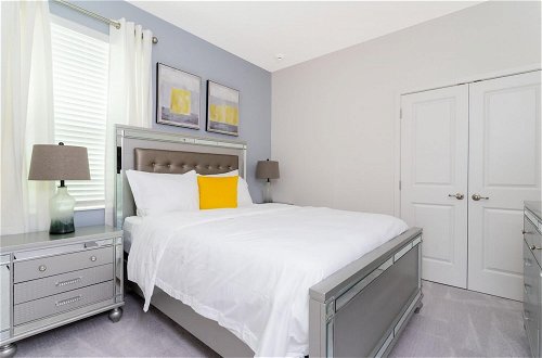 Photo 15 - Large Themed Bedroom Home Near Disney