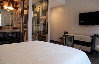 Photo 2 - Magnificent En Suite Studio