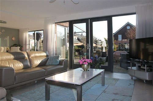 Foto 5 - Sunny Holiday Home in Alkmaar on the Water