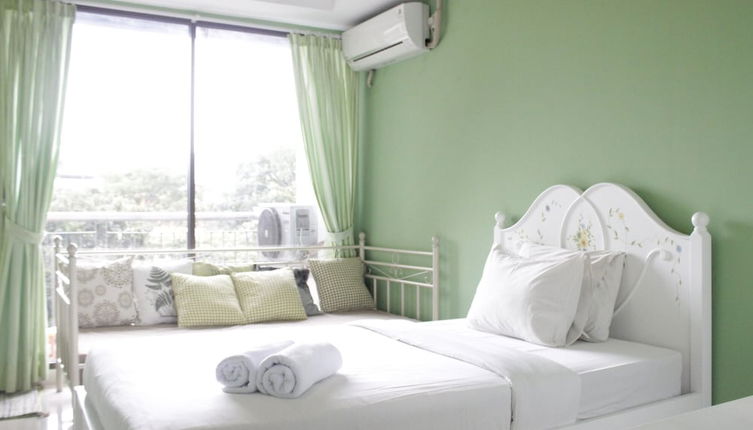 Foto 1 - Stylish & Comfortable Studio at Beverly Dago Apartment