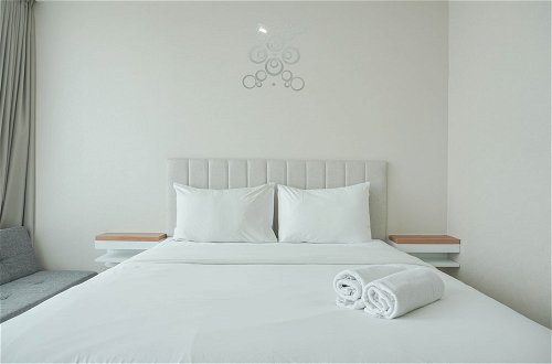 Photo 1 - Warm And Comfort Studio Room At Green Sedayu Apartment