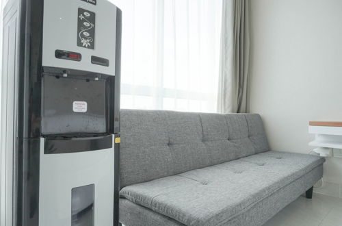 Photo 10 - Warm And Comfort Studio Room At Green Sedayu Apartment
