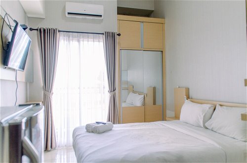 Photo 13 - Nice and Comfy Studio Room at Serpong Greenview Apartment