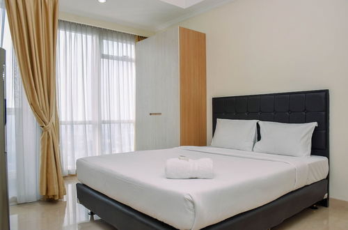 Foto 1 - Great Deal And Comfy Studio At Menteng Park Apartment