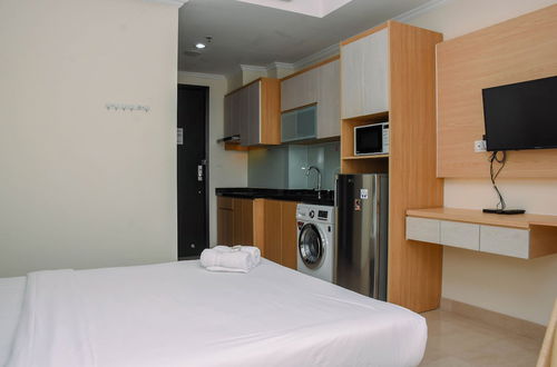 Photo 14 - Great Deal And Comfy Studio At Menteng Park Apartment