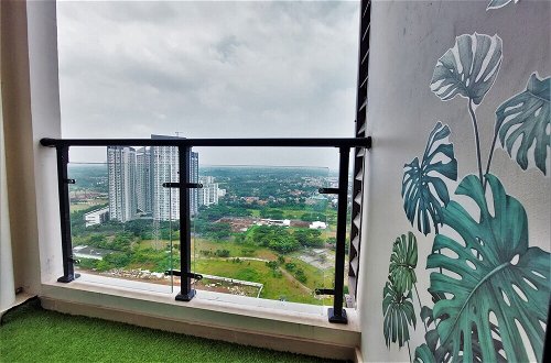 Foto 6 - Good Designed And Cozy Studio At Sky House Bsd Apartment