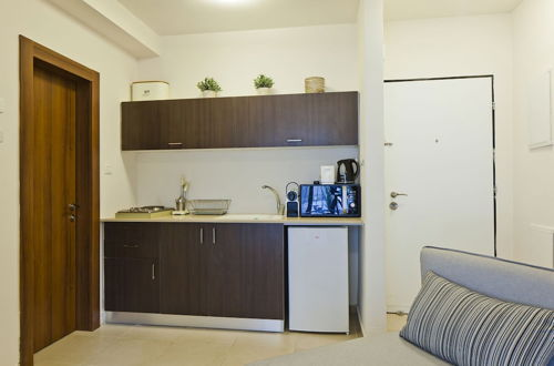 Photo 7 - TLV Suites By The Sea - 2 Rooms