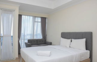 Photo 2 - Fully Furnished With Comfortable Design Studio At Menteng Park Apartment