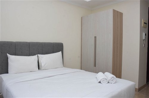 Foto 3 - Fully Furnished With Comfortable Design Studio At Menteng Park Apartment