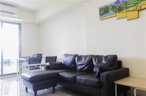 Photo 7 - Fully Furnished 2BR at Meikarta Apartment with Working Room