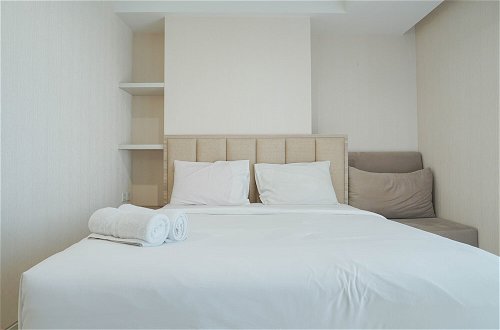 Photo 2 - Comfort and Modern Studio at West Vista Apartment