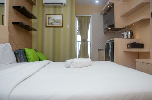Foto 3 - Comfort and Spacious Studio Room Bassura City Apartment