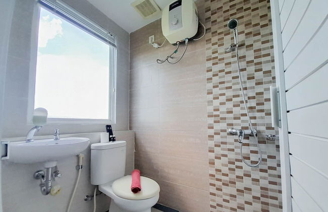 Comfort And Minimalist 1Br At Student Castle Yogyakarta Apartment - Foto 8