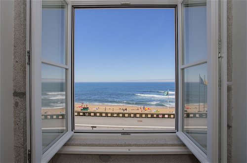 Photo 1 - Liiiving-Luxury Beachfront Apartment III