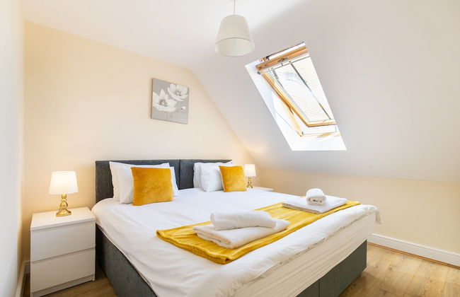 Velvet 1-bedroom Penthouse, Clockhouse, Hoddesdon - Foto 3