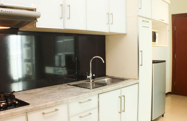 Great Location And Comfy 2Br Apartment At Thamrin Residence - Foto 6