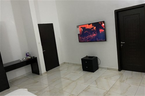 Photo 8 - Luxurious and Inviting 4-bed House in Chevro-lekki
