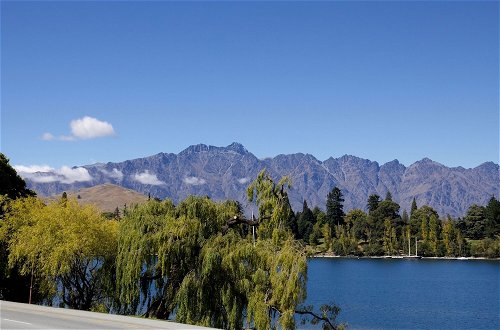 Photo 17 - Queenstown House Lakeside Apartments