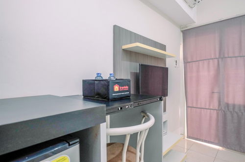 Photo 15 - Warm And Cozy Studio Apartment Margonda Residence 5 Near Campus