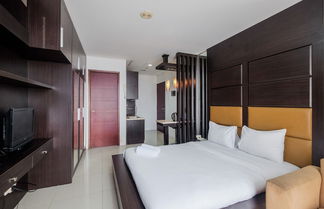 Photo 2 - Relaxing Studio Apartment Mangga Dua Residence Near Itc Mall