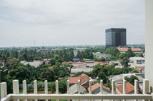 Photo 14 - Elegant Studio At Bintaro Icon Apartment Near Bintaro Xchange Mall