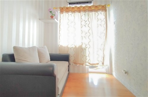 Photo 5 - Nice And Cozy 2Br At Green Pramuka City Apartment
