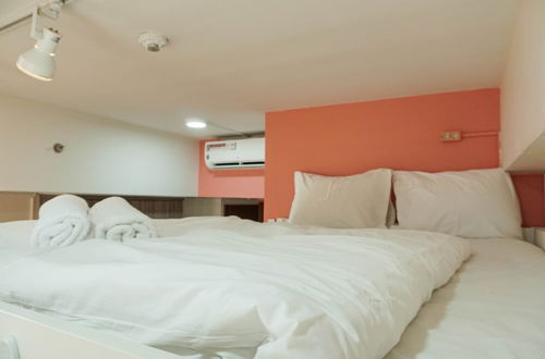 Photo 8 - Best Studio Apartment Vittoria Residence with Sofa Bed