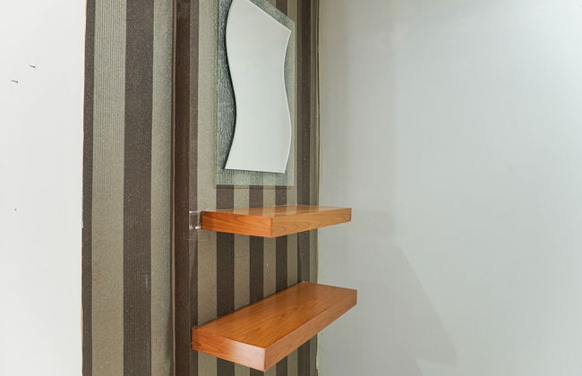 Elegant 2BR Apartment with Working Room The Lavande Residences - Foto 11