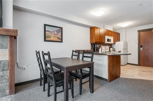 Photo 1 - SPACIOUS 3-Br 3-Ba | Ski In/Out | Pool & Hot Tubs | in Heart of PANORAMA RESORT