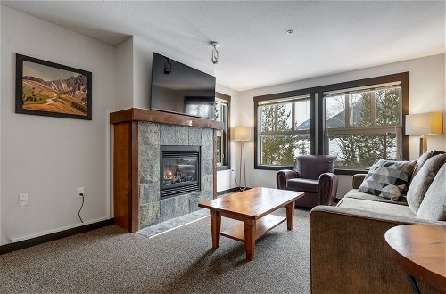 Photo 12 - SPACIOUS 2-Br 2-Ba | Ski In/Out | Pool & Hot Tubs | in Heart of PANORAMA RESORT