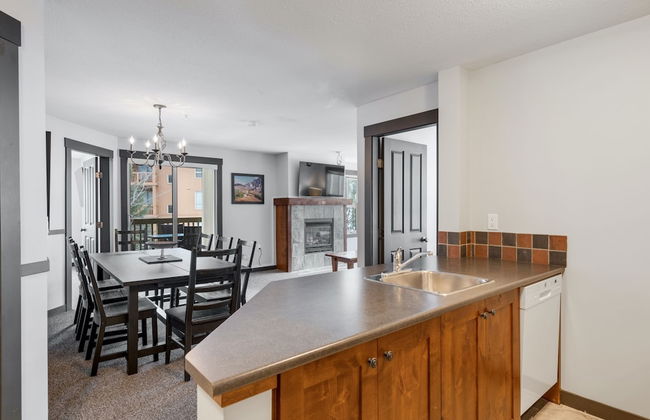 SPACIOUS 2-Br 2-Ba | Ski In/Out | Pool & Hot Tubs | in Heart of PANORAMA RESORT - Foto 2