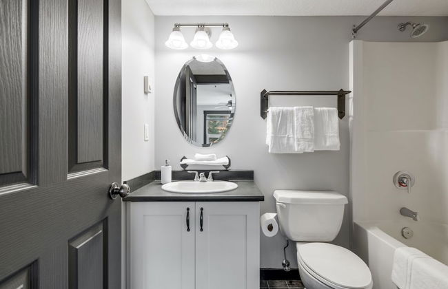 SPACIOUS 2-Br 2-Ba | Ski In/Out | Pool & Hot Tubs | in Heart of PANORAMA RESORT - Foto 16