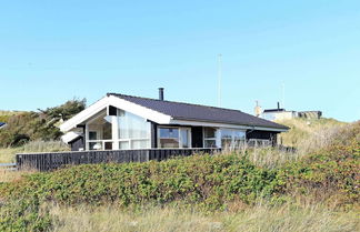 Foto 1 - 6 Person Holiday Home in Lokken