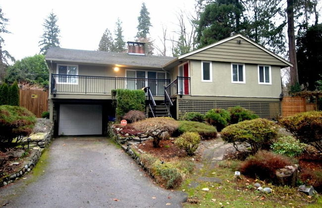 LUXE Retreat at 8050 Kaymar Dr. - Foto 1
