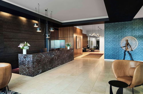 Photo 1 - Adina Apartment Hotel Melbourne on Flinders