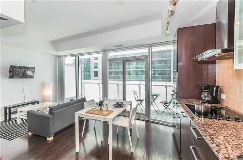 Photo 17 - CN Tower & Lake View, Luxury Condo in Downtown