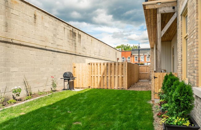 Rideau 2Br Signature Apartment Free Parking - Photo 16