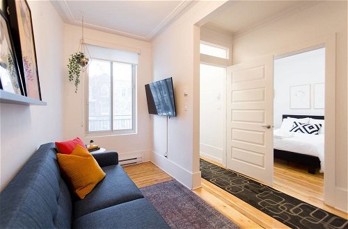 Photo 7 - Charming Montreal 3 bdr Apartment Next to Subway